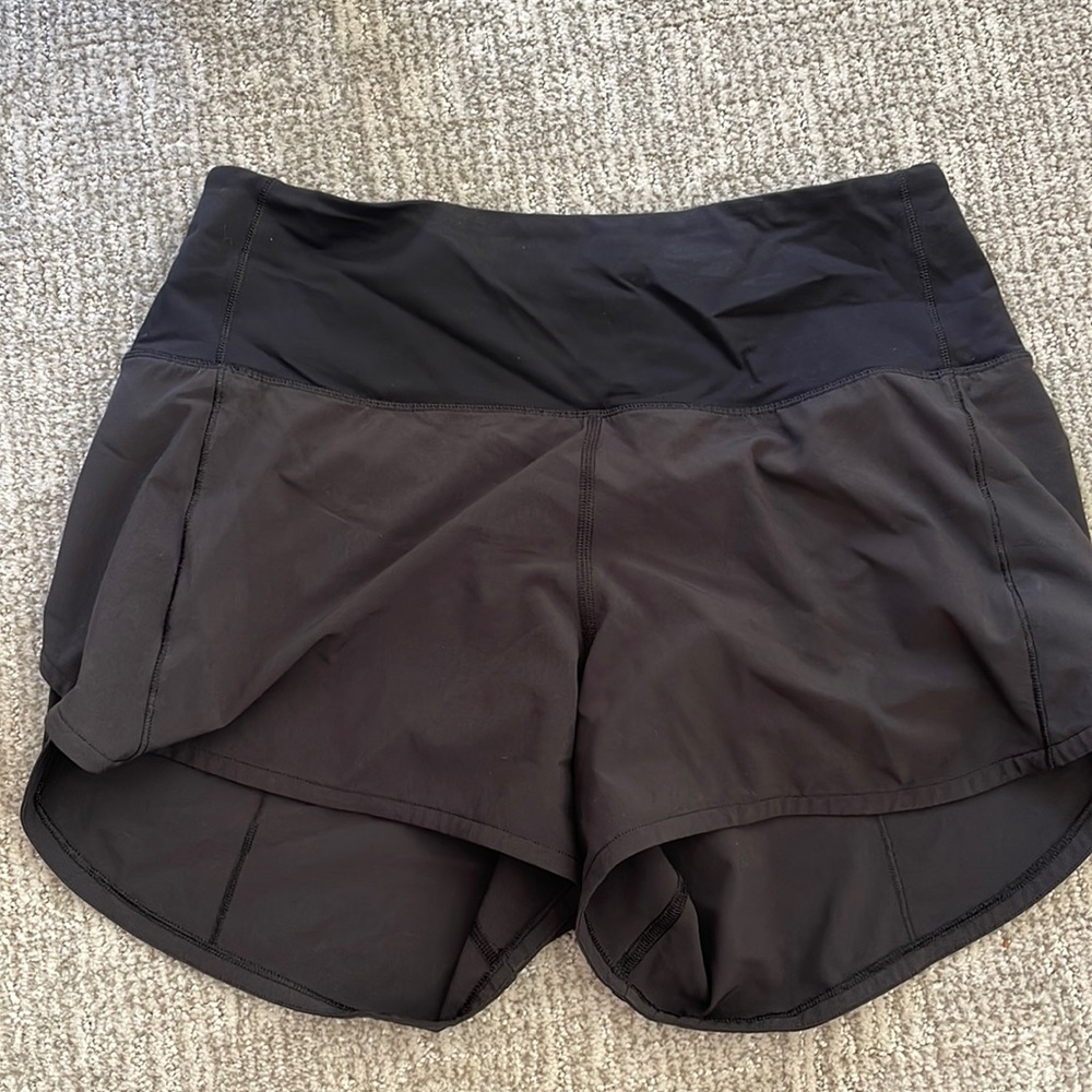 High rise Lululemon speed up shorts 4inch size 6